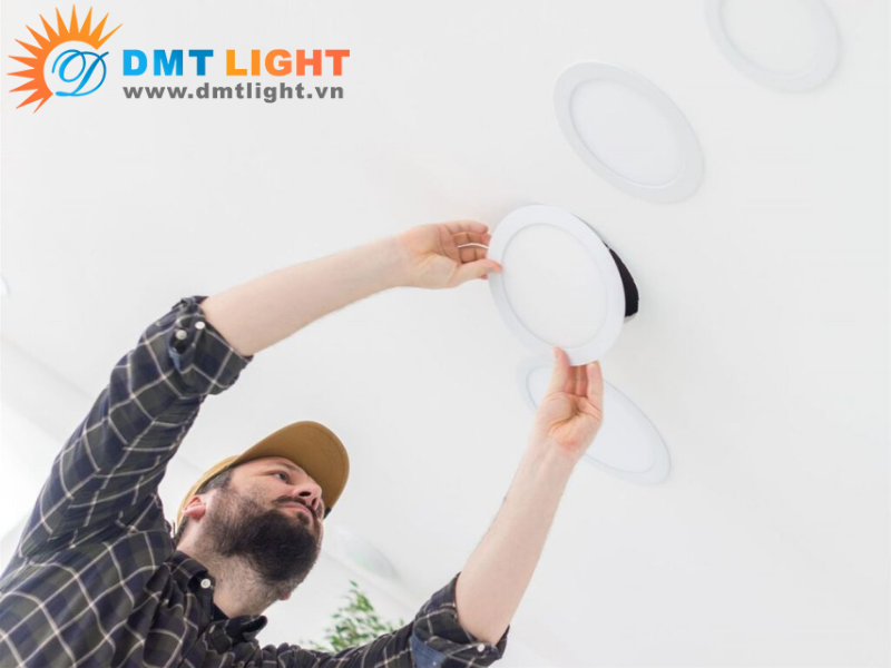 [huong_dan]_cach_thay_den_led_am_tran