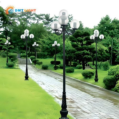 Cột đèn sân vườn hiện đại 4 bóng Cột đèn sân vườn hiện đại 4 bóng