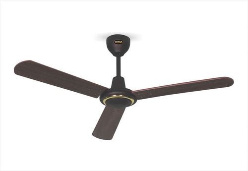 Cánh gỗ ép là sự lựa chọn tiết kiệm, có mức giá thấp hơn so với quạt cánh gỗ tự nhiên