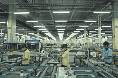 ứng dụng máng đèn trong chiếu sáng nhà xưởng