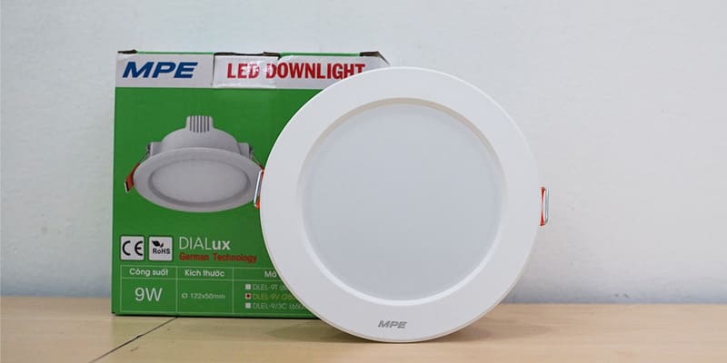 đèn âm trần mpe 9w - 4