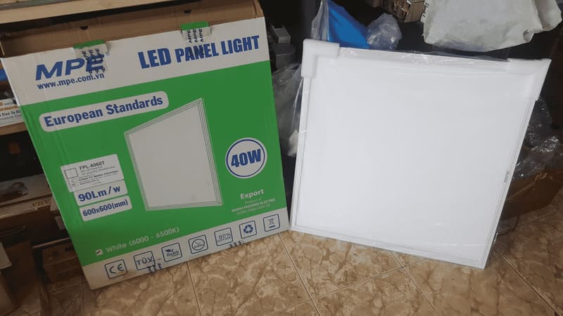 mẫu đèn ốp trần MPE đẹp tiết kiệm điện - 3