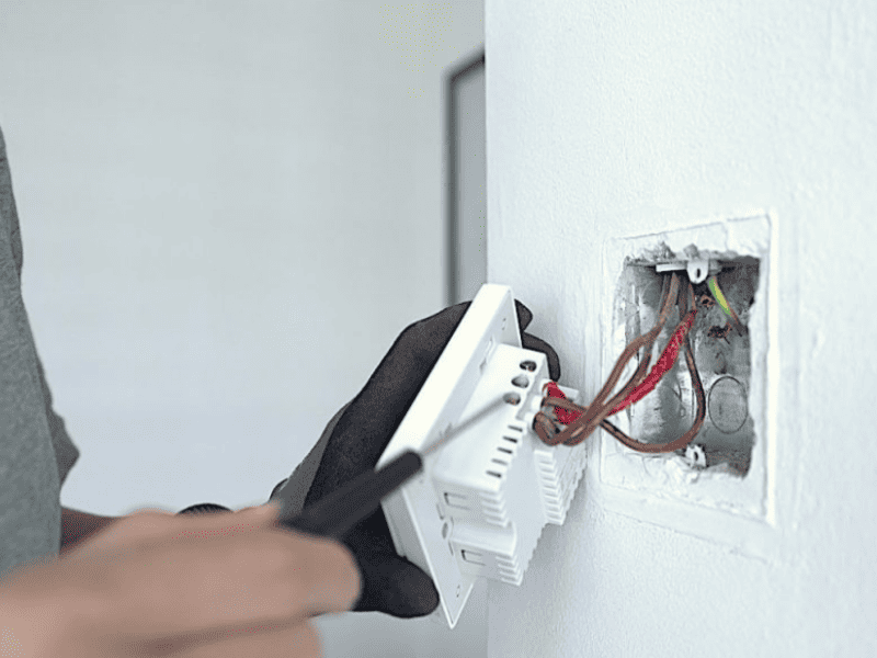 Hướng dẫn lắp đặt mặt công tắc