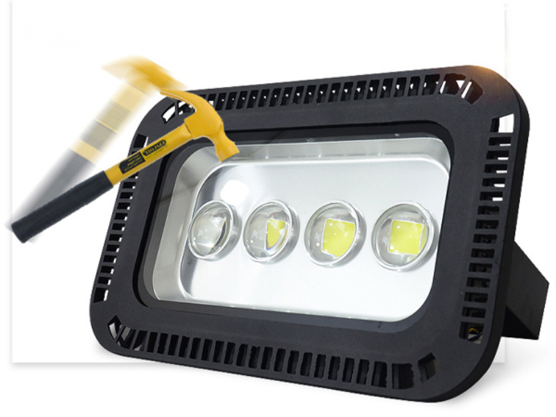 đèn pha led chiếu xa