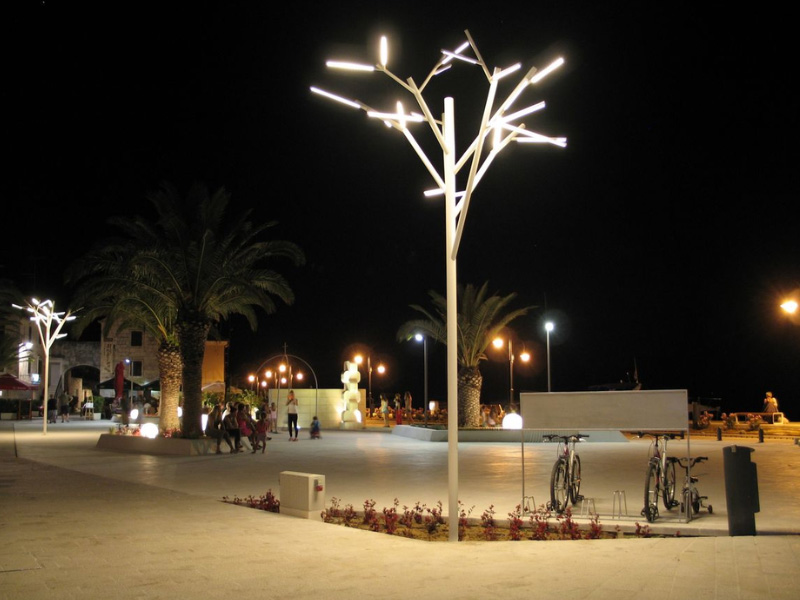 đèn led trang trí đường